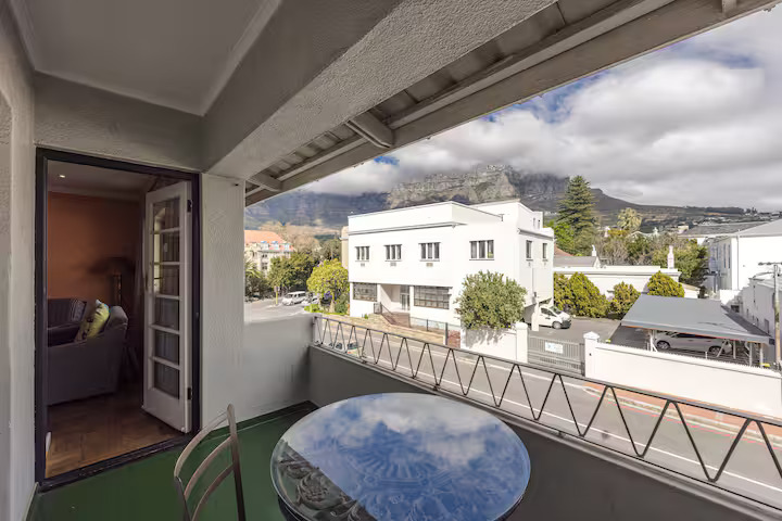 To Let 2 Bedroom Property for Rent in Gardens Western Cape